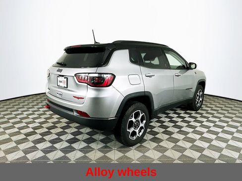 Used 2022 Jeep Compass Trailhawk AWD/4WD image 11