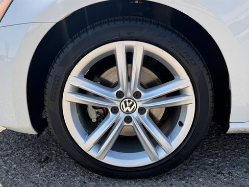 Used 2015 Volkswagen Passat TDI SEL Premium FWD image 21