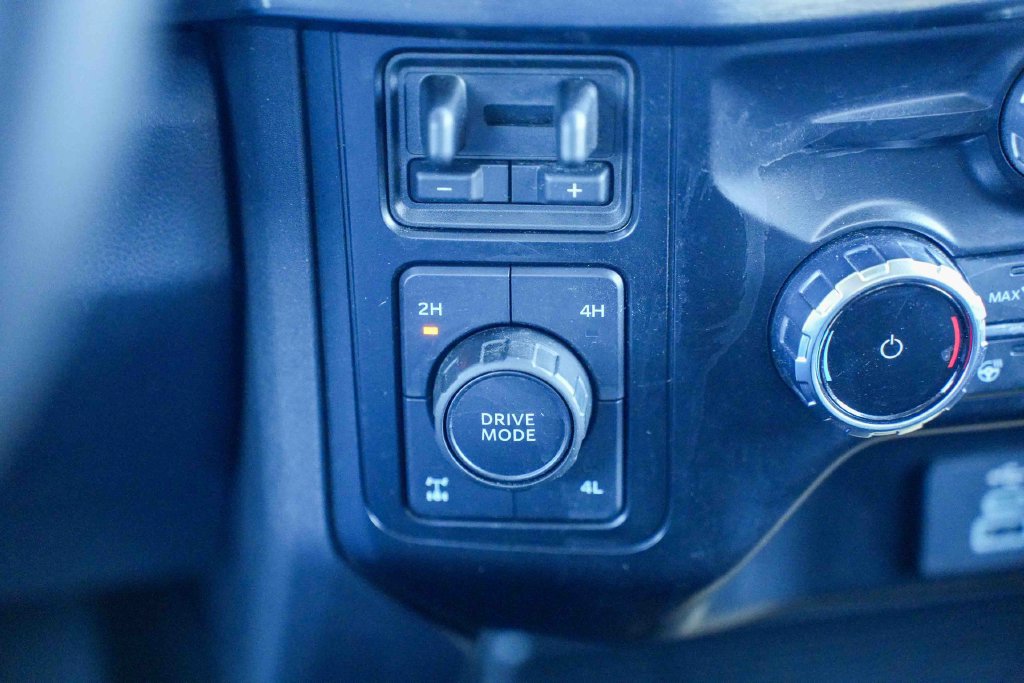 Used 2025 Ford F250 Lariat AWD/4WD image 34