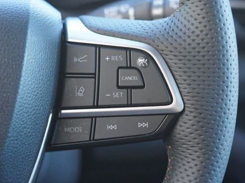 Used 2025 Toyota Sienna Platinum image 25