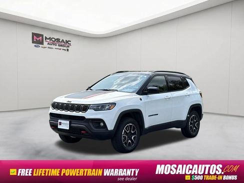 Used 2026 Jeep Compass Trailhawk AWD/4WD image 3