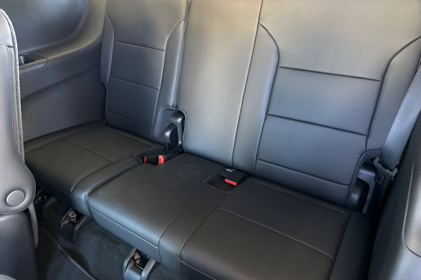 Used 2026 Chevrolet Traverse High Country w/ LPO, Floor Liner Package AWD/4WD image 24