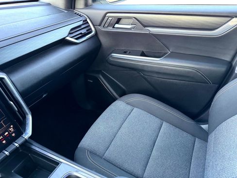 Used 2025 GMC Acadia Elevation image 32