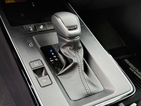 Certified 2026 Toyota Corolla Cross XLE image 28