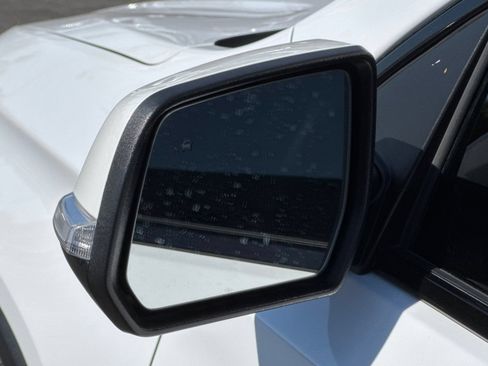 Used 2023 Chevrolet Traverse RS AWD/4WD image 51
