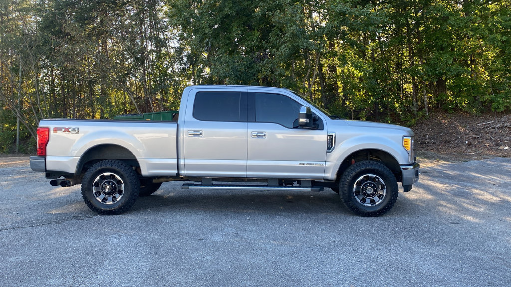 Used 2017 Ford F250 Lariat w/ Lariat Ultimate Package AWD/4WD image 4