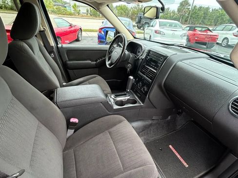 Used 2010 Ford Explorer Sport Trac XLT image 21