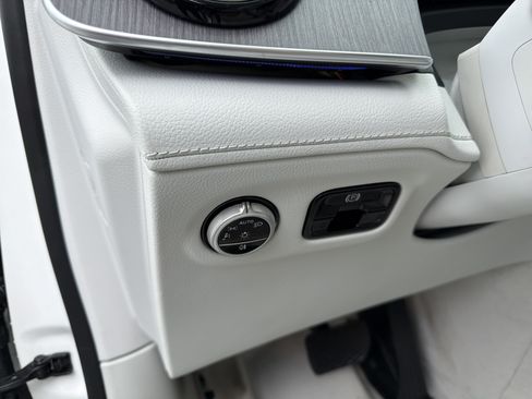 Certified 2025 Mercedes-Benz EQE 350+ 4MATIC SUV w/ Driver Assistance Package image 17