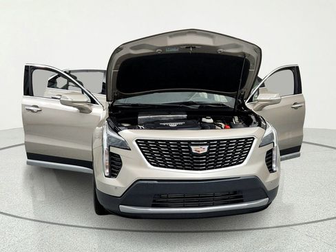 Used 2023 Cadillac XT4 Premium Luxury w/ Cold Weather Package AWD/4WD image 15