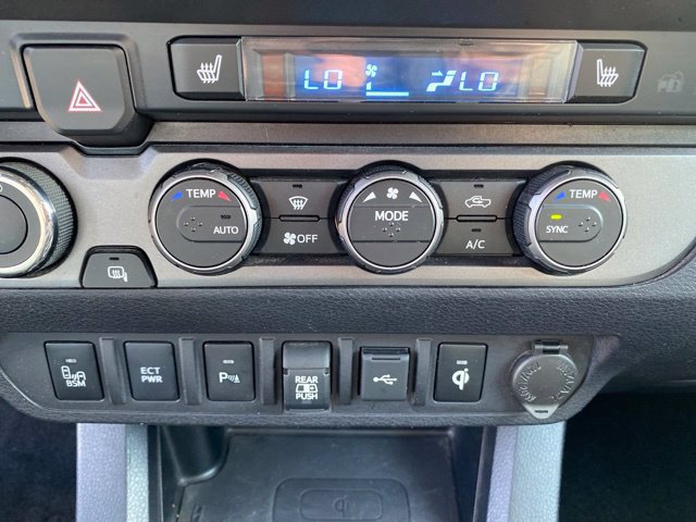 Used 2020 Toyota Tacoma TRD Sport w/ TRD Premium Sport Package AWD/4WD image 26