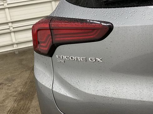 Used 2024 Buick Encore GX Sport Touring w/ Experience Buick Package image 10