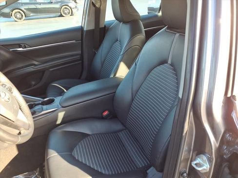 Used 2024 Toyota Camry SE image 16