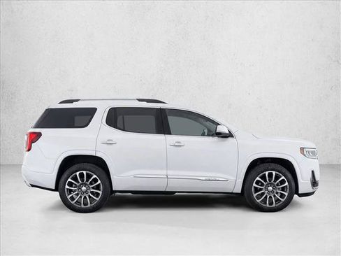 Used 2023 GMC Acadia Denali w/ Denali Ultimate Package FWD image 8