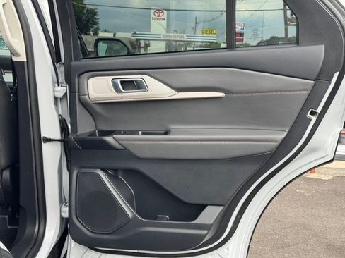 Used 2025 Ford Explorer Active w/ Active Comfort Package AWD/4WD image 33