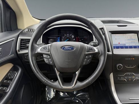 Used 2020 Ford Edge SEL image 16