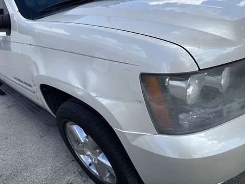Used 2010 Chevrolet Avalanche LTZ RWD image 5