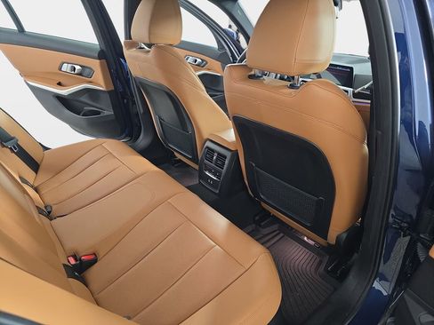 Used 2022 BMW 330i xDrive 330i xDrive w/ Driving Assistance Package image 12