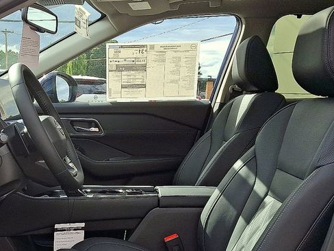 New 2026 Nissan Rogue Platinum w/ Platinum Premium Package image 11