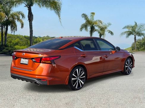 Used 2022 Nissan Altima 2.5 SR FWD image 4