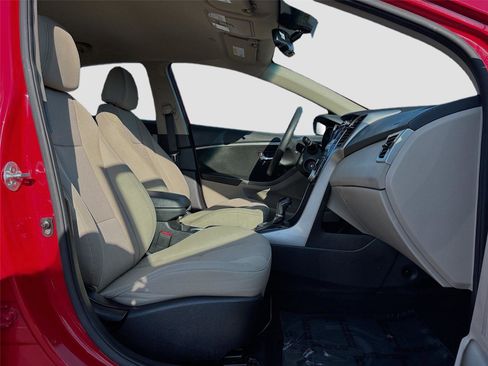 Used 2013 Hyundai Elantra GT image 27