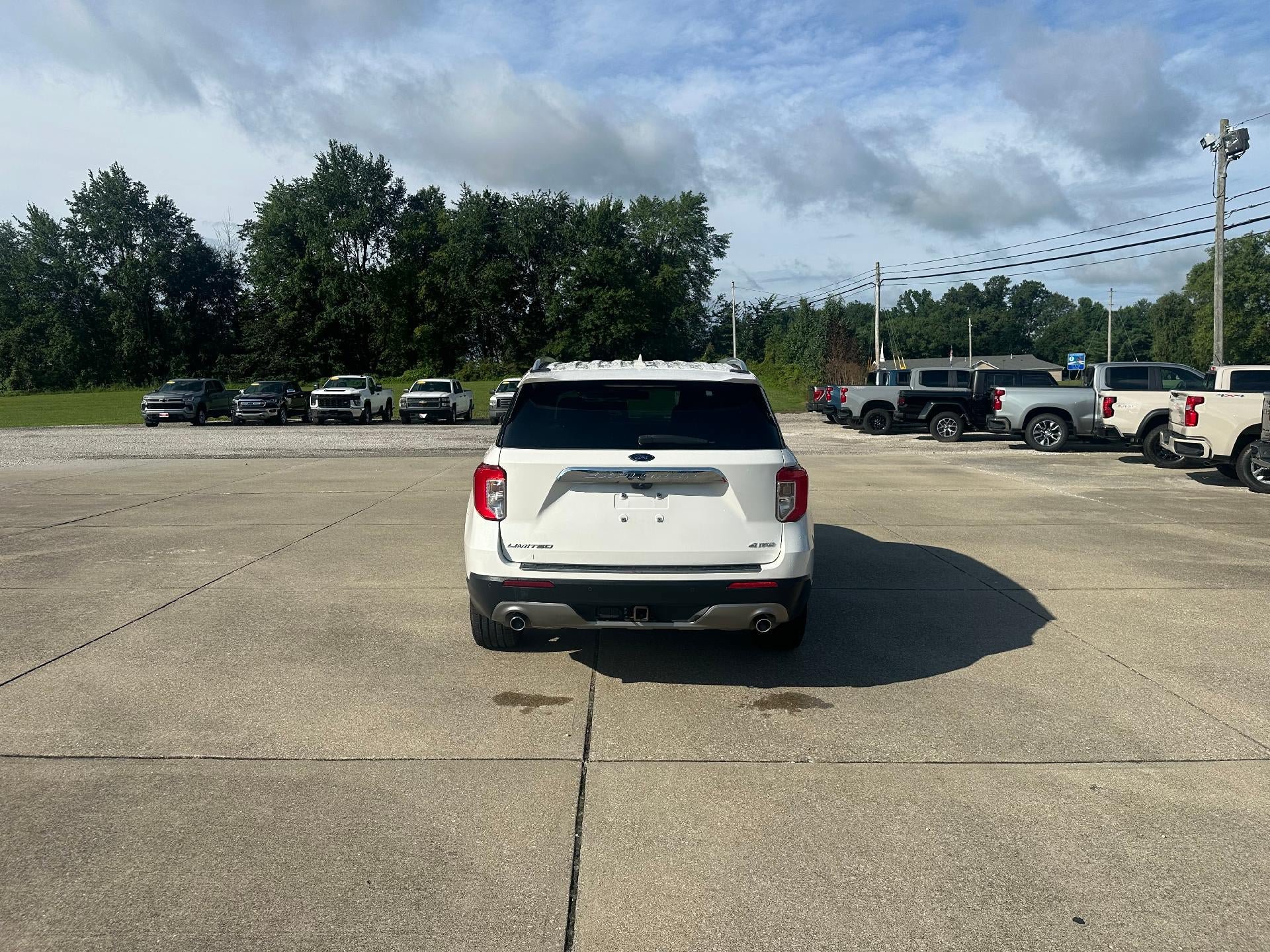 Used 2022 Ford Explorer Limited w/ Equipment Group 301A AWD/4WD image 7