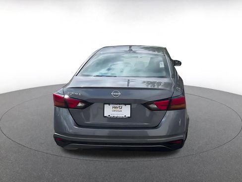 Used 2025 Nissan Altima 2.5 SV FWD image 12