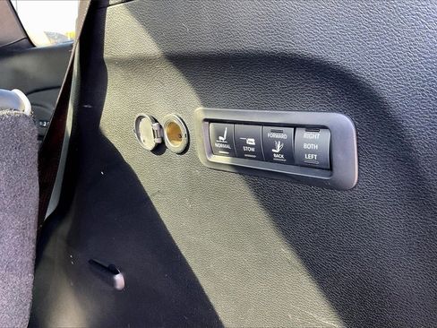 Used 2018 Chrysler Pacifica Limited w/ S Appearance Package image 21