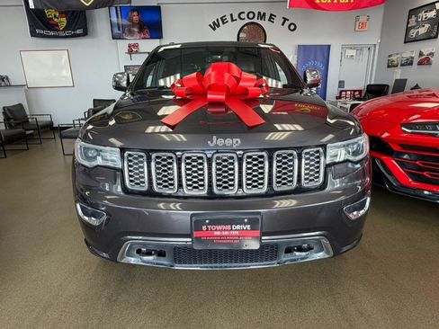 Used 2020 Jeep Grand Cherokee Overland AWD/4WD image 6