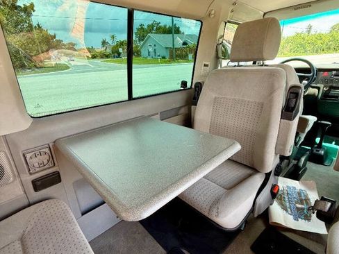 Used 2003 Volkswagen Eurovan MV image 28