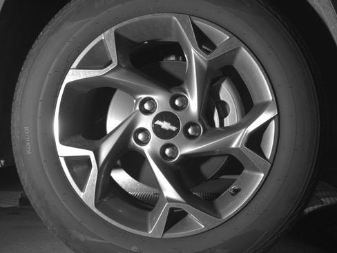 Used 2025 Chevrolet Trax LT image 13