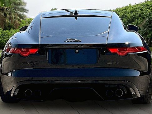 Used 2017 Jaguar F-TYPE R image 4