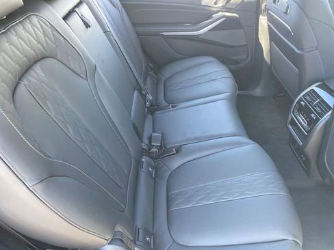 New 2025 BMW X7 M60i image 13