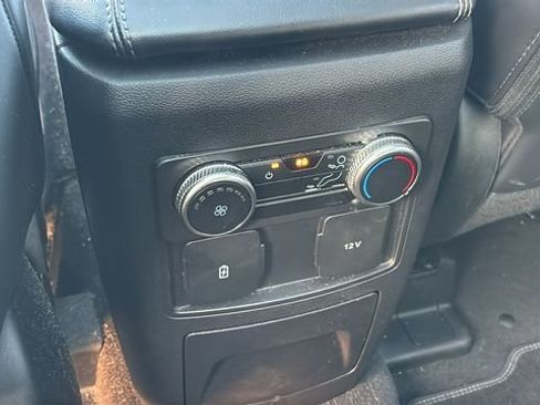 Used 2022 Ford Explorer XLT w/ Equipment Group 202A AWD/4WD image 8