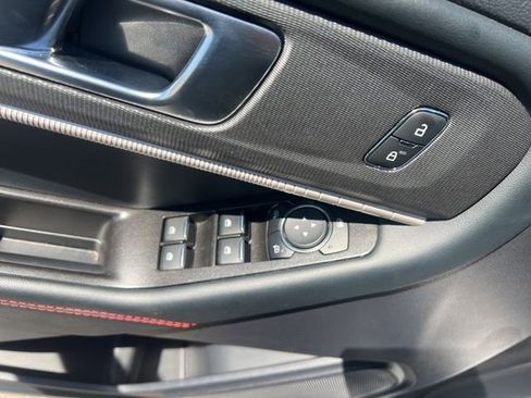 Used 2025 Ford Explorer ST-Line w/ ST-Line Street Pack AWD/4WD image 19