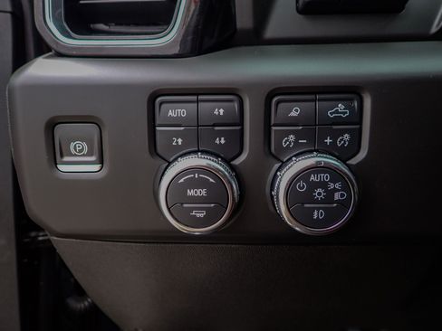 Used 2024 GMC Sierra 2500 Denali Ultimate w/ Max Trailering Package image 16