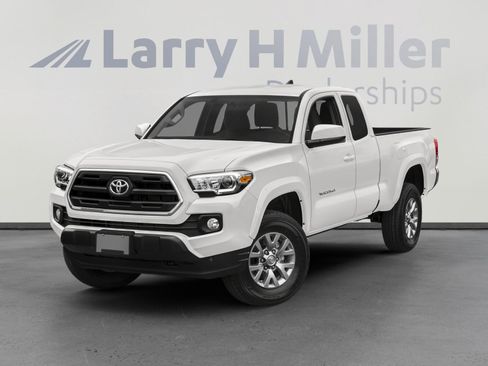 Used 2018 Toyota Tacoma SR5 AWD/4WD image 1
