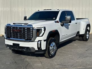 Used 2024 GMC Sierra 3500 Denali w/ Denali Reserve Package video 2