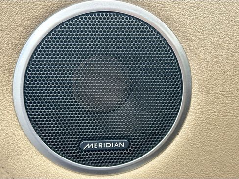 Used 2017 Land Rover Range Rover Sport HSE image 19