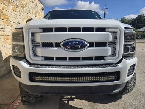 Used 2016 Ford F250 XL w/ Power Equipment Group AWD/4WD image 4