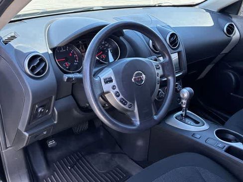 Used 2014 Nissan Rogue S w/ Convenience Package image 2