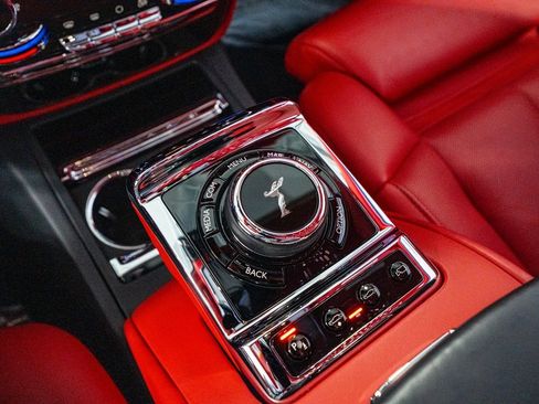 Used 2022 Rolls-Royce Phantom Sedan image 53