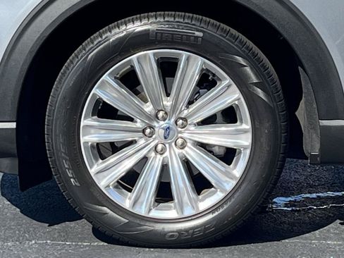 Used 2023 Ford Explorer Limited w/ Limited Technology Package RWD image 30