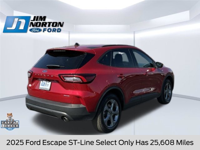 Used 2025 Ford Escape ST-Line Select AWD/4WD image 4