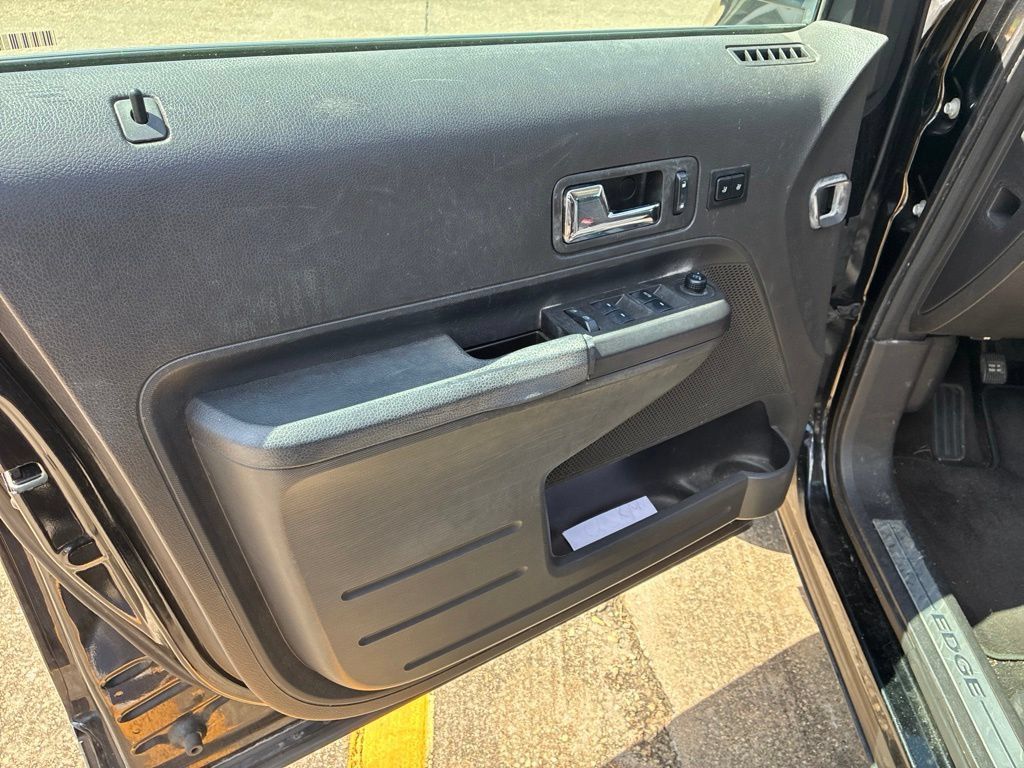 Used 2010 Ford Edge Limited FWD image 19