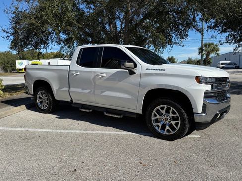 Used 2020 Chevrolet Silverado 1500 LT w/ LT Value Package image 1