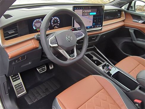 New 2026 Volkswagen Tiguan SEL R-Line image 9