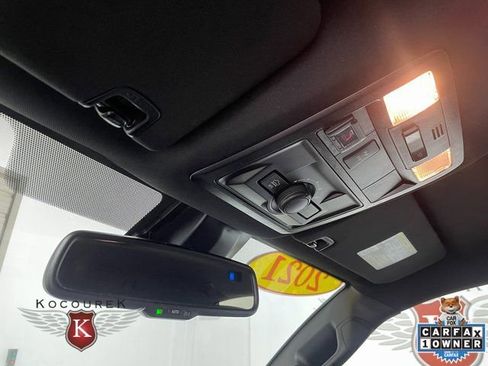 Used 2021 Toyota Tacoma TRD Off-Road image 19