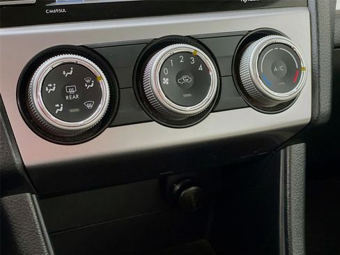 Used 2016 Subaru Crosstrek 2.0i Premium image 18