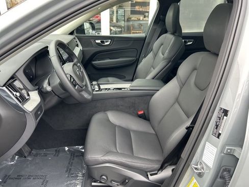 Certified 2025 Volvo XC60 B5 Plus image 17