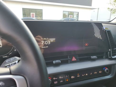 Used 2025 Kia Sportage SX image 22